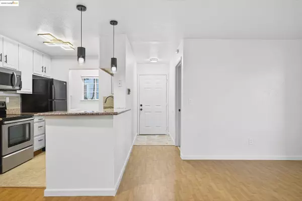 165 Lighthouse Dr, Vallejo, CA 94590