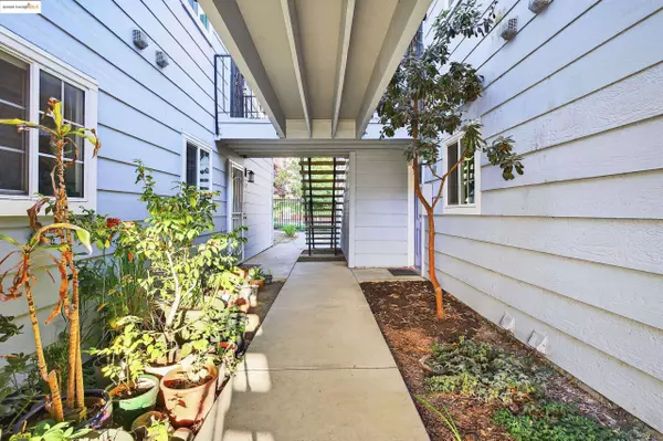 165 Lighthouse Dr, Vallejo, CA 94590