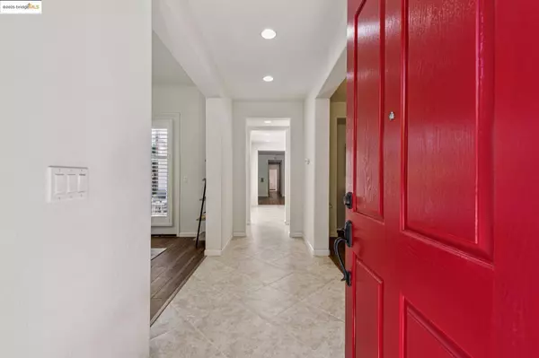 1027 Azuar Ave, Vallejo, CA 94592