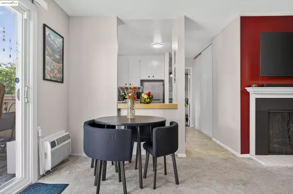 385 Camelback Rd #27, Pleasant Hill, CA 94523