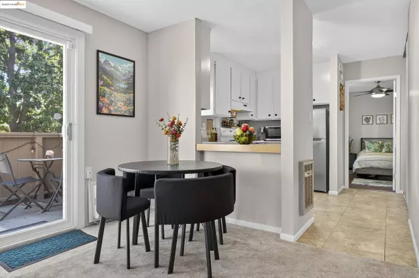 385 Camelback Rd #27, Pleasant Hill, CA 94523