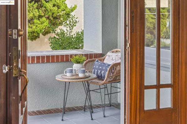 574 Weldon Ave, Oakland, CA 94610