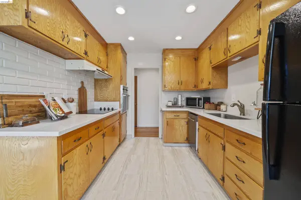 1148 Hillcrest Ct, Livermore, CA 94550