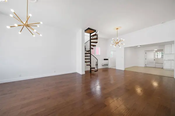 2735 E 11Th St, Oakland, CA 94601