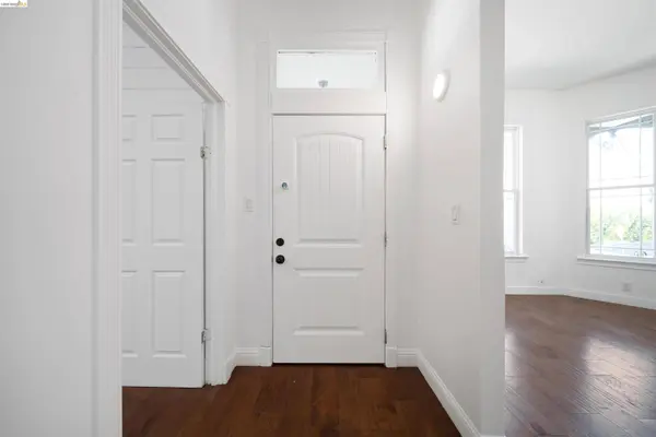 2735 E 11Th St, Oakland, CA 94601