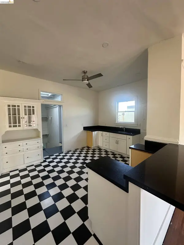 2423 Market St, Oakland, CA 94607