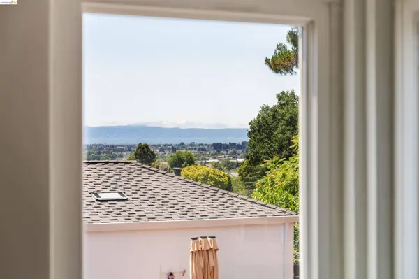 2165 Strang Ave, Castro Valley, CA 94578