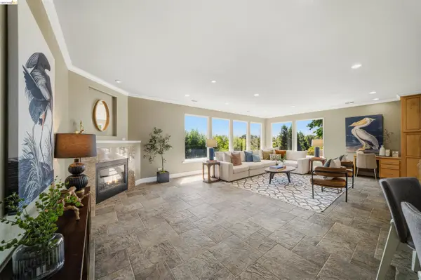 2008 Rosemary Ct., Martinez, CA 94553