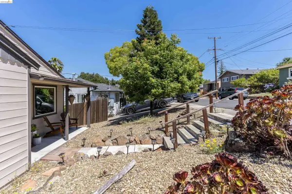 2001 Boynton Ave, Martinez, CA 94553
