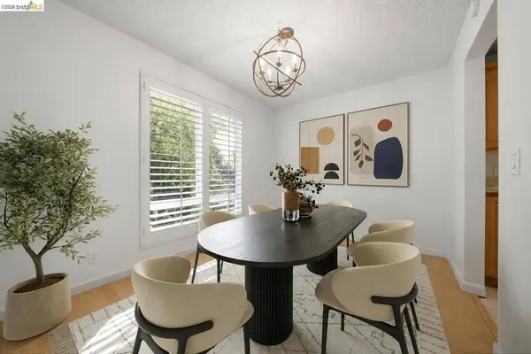420 N Civic Dr #207, Walnut Creek, CA 94596