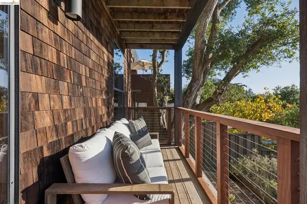 935 Hilldale Ave, Berkeley, CA 94708