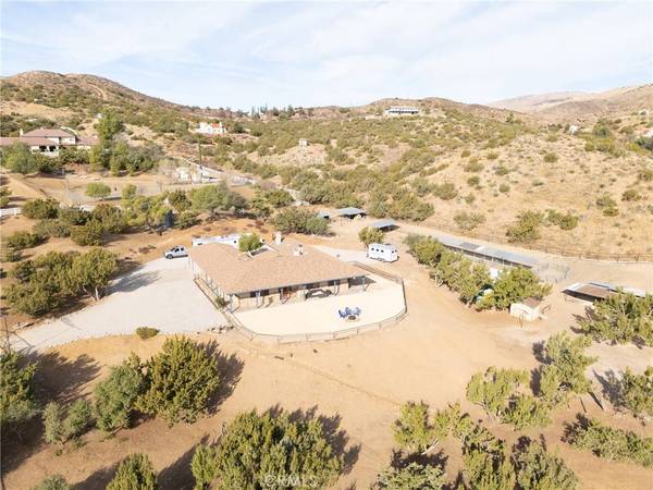 6535 Juniper Crest RD, Agua Dulce, CA 91390