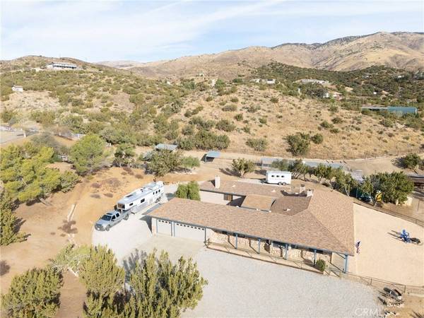 6535 Juniper Crest RD, Agua Dulce, CA 91390