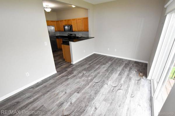 2180 KNOTTY PINE TRL, Howell Township, MI 48855