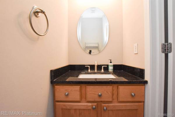 2180 KNOTTY PINE TRL, Howell Township, MI 48855