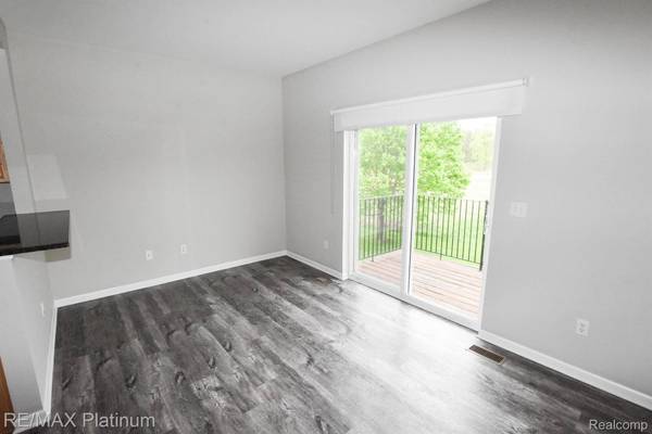 2180 KNOTTY PINE TRL, Howell Township, MI 48855