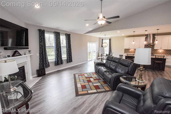 3003 Bogues View DR, Oceola Township, MI 48843
