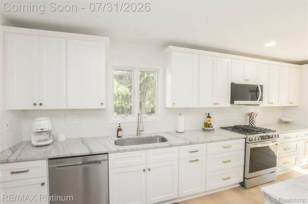 5940 Parent DR, Brighton Township, MI 48116