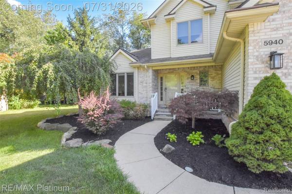 5940 Parent DR, Brighton Township, MI 48116