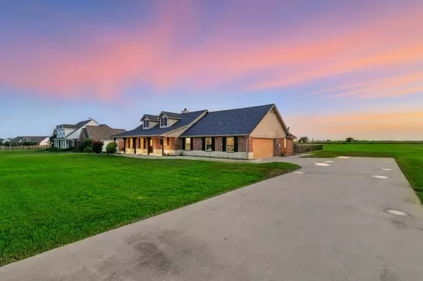 Modern Country Living Meets Luxury Comfort