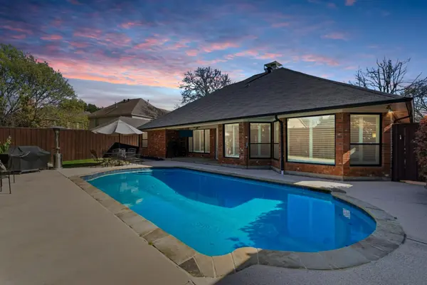 Just Listed: Single Story Pool Home with No HOA in Flower Mound TX,Shawna Martinez