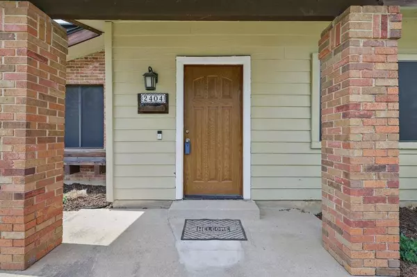 2404 Sendero Trail, Lewisville, TX 75067