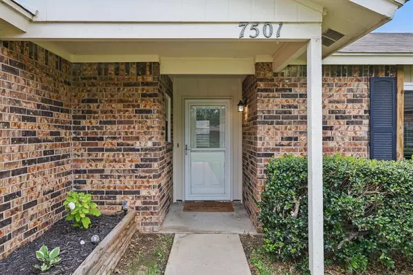 7501 Janetta Drive, North Richland Hills, TX 76180