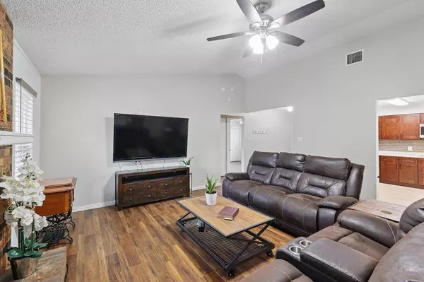 7501 Janetta Drive, North Richland Hills, TX 76180