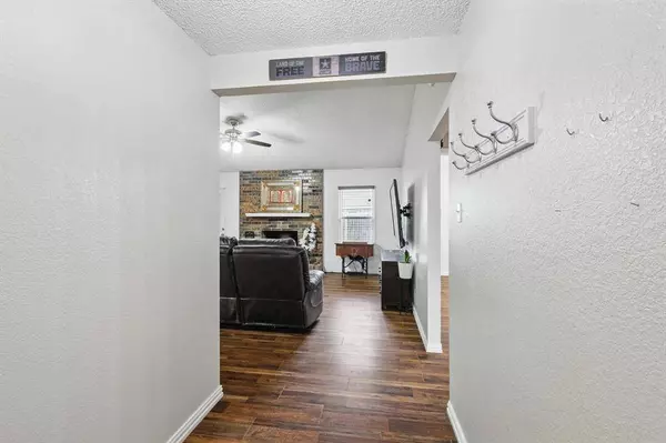 7501 Janetta Drive, North Richland Hills, TX 76180