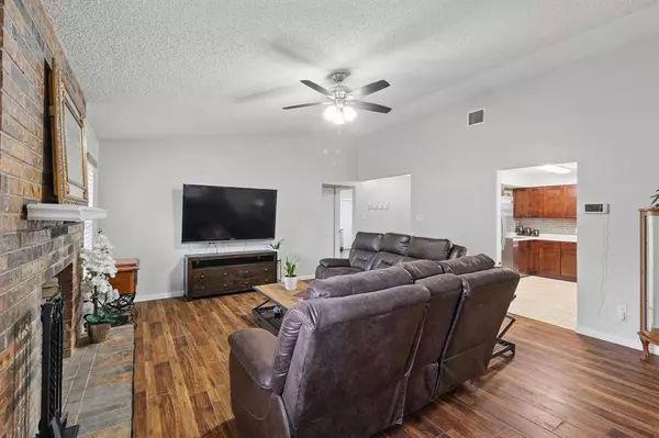 7501 Janetta Drive, North Richland Hills, TX 76180