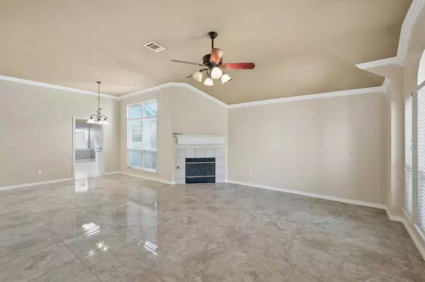 1411 Daffodil Lane, Lewisville, TX 75077