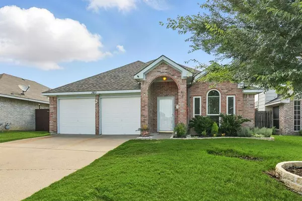 1411 Daffodil Lane, Lewisville, TX 75077