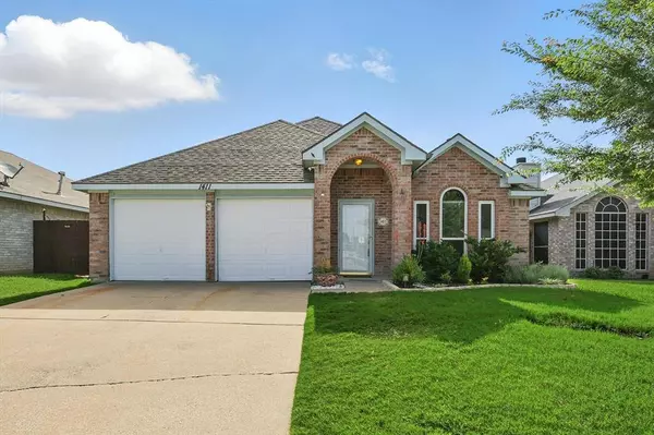 1411 Daffodil Lane, Lewisville, TX 75077