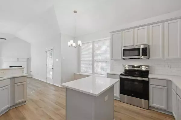 821 Pinnacle Circle, Lewisville, TX 75077