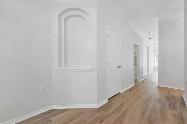 821 Pinnacle Circle, Lewisville, TX 75077