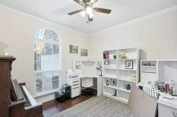 4216 Red Wolfe Road, Denton, TX 76208