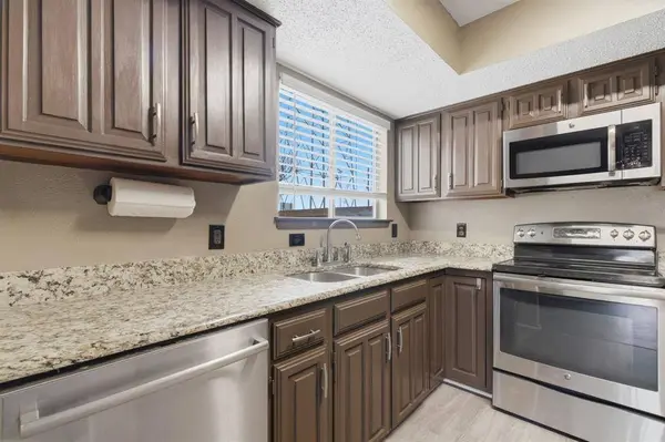 2253 Spicewood Lane, Carrollton, TX 75006