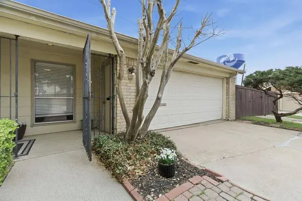 2253 Spicewood Lane, Carrollton, TX 75006