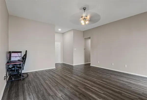 1012 High Crest Drive, Azle, TX 76020