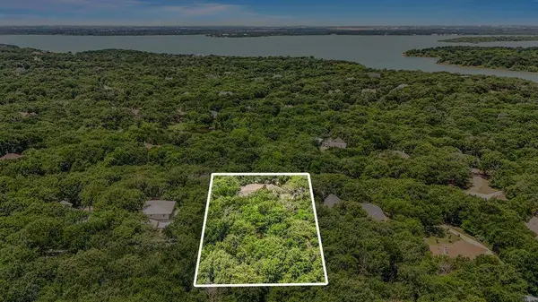 950 Garnet Cove, Oak Point, TX 75068