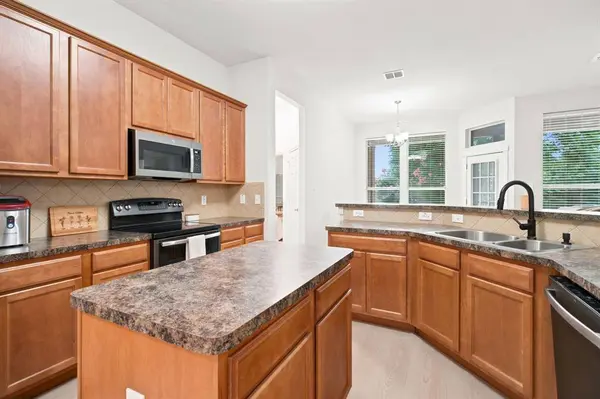 219 Southpeak Lane, Ponder, TX 76259