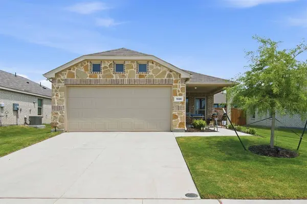 1028 Naranjos Drive, Fort Worth, TX 76052
