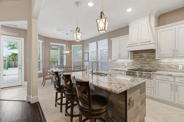 400 Ridgewood Drive, Lewisville, TX 75067