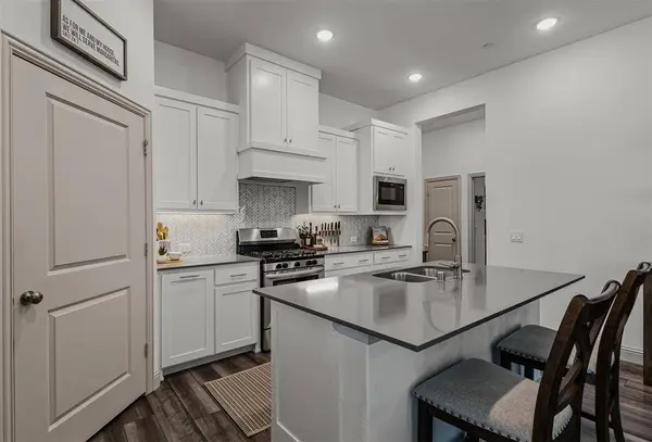 1005 4th Street, Argyle, TX 76226