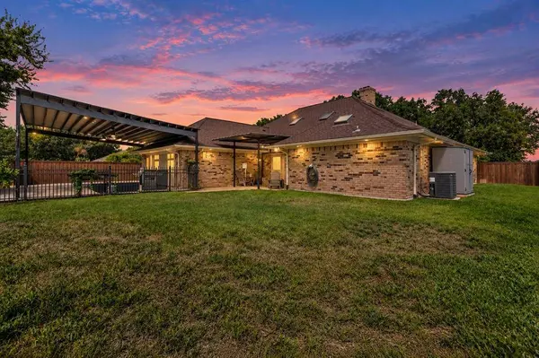 7104 Church Park Drive, Fort Worth, TX 76133