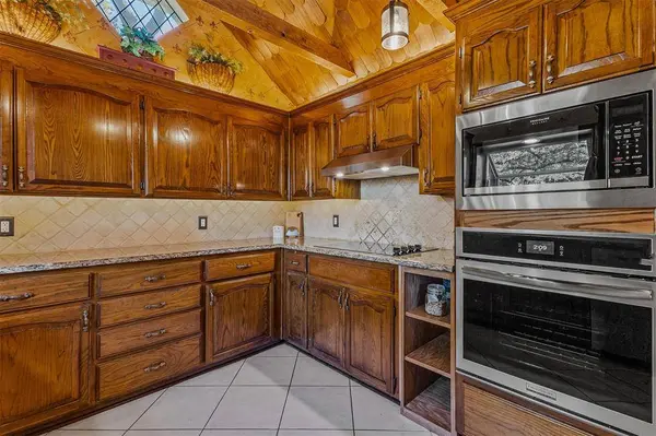 7104 Church Park Drive, Fort Worth, TX 76133