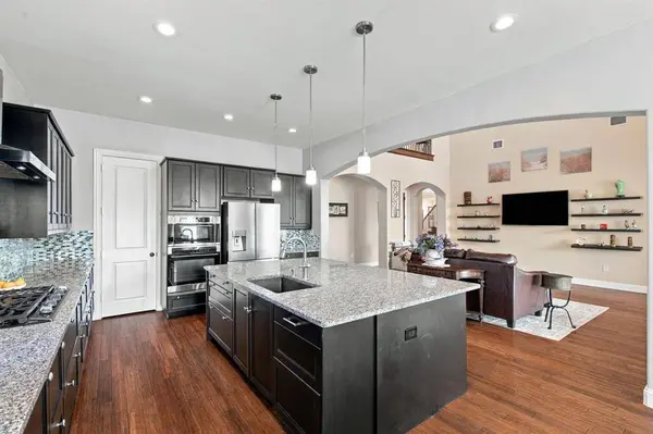2501 Oak Bluff Drive, Corinth, TX 76210