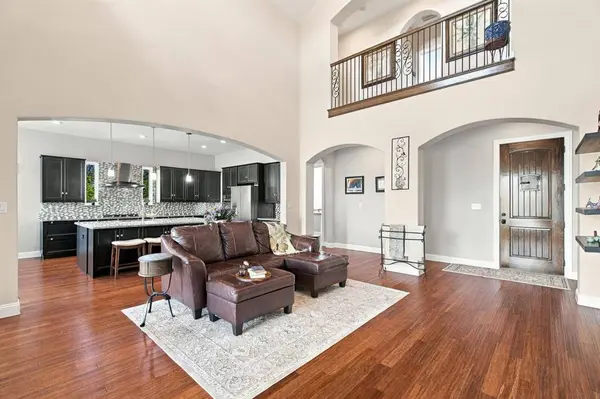 2501 Oak Bluff Drive, Corinth, TX 76210