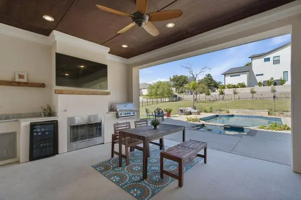 2501 Oak Bluff Drive, Corinth, TX 76210