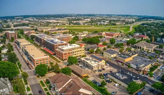 Is It a Buyer's or Seller's Market in Sun Prairie, Wisconsin? (December 2025)